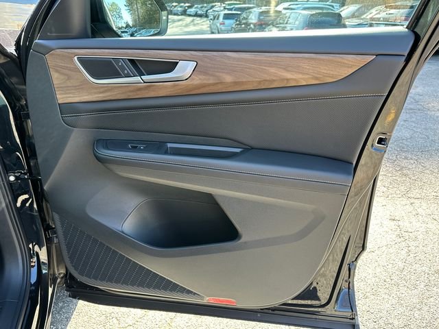 New 2026 Black Volkswagen 2.0T SE w/Technology image 14