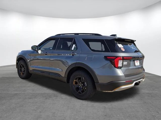 New 2026 Carbonized Gray Metallic Ford Tremor® image 35