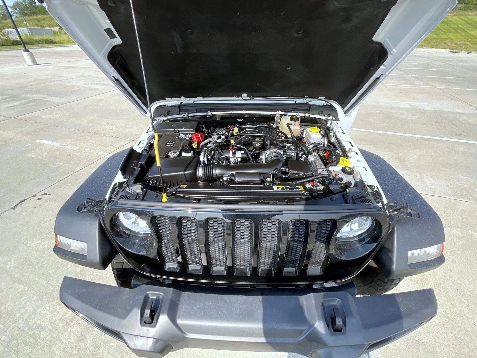 Used 2022 White Jeep Unlimited Willys image 24