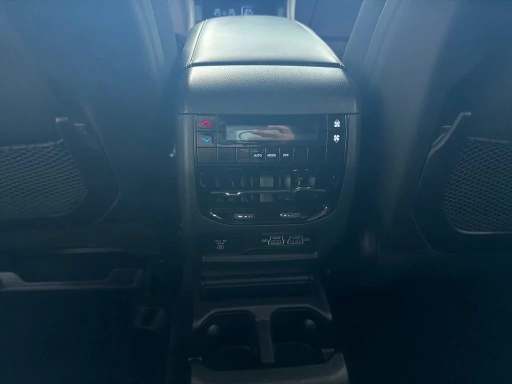 Used 2025 Diamond Black Cry Jeep Altitude image 17