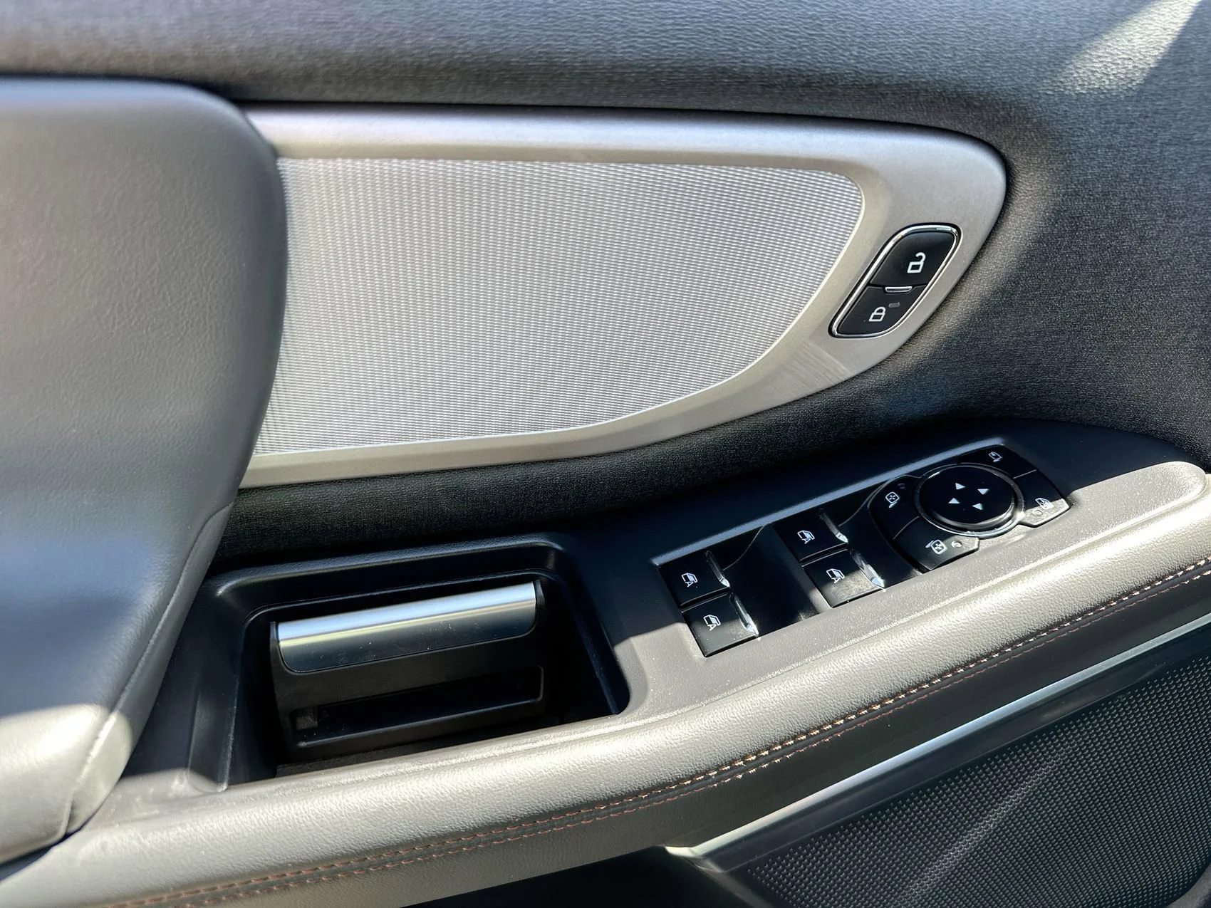 2025 Ford Expedition Active - Photo 13