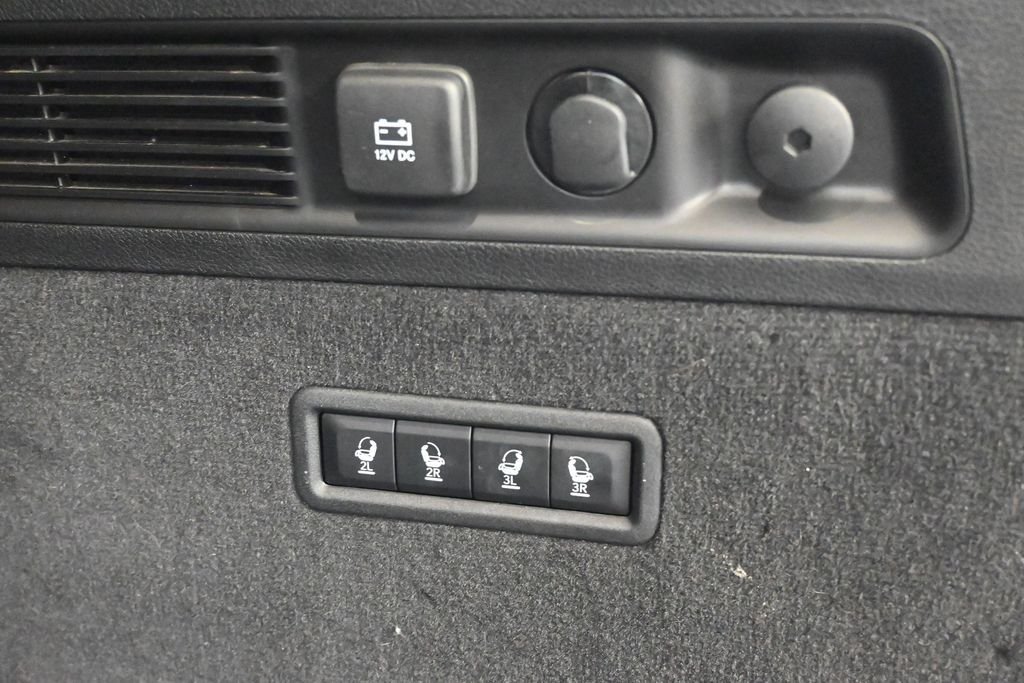Used 2023 White Jeep Series III image 29