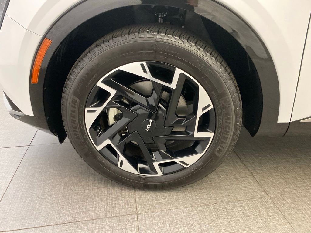 Used 2024 White Kia SX-Prestige image 9