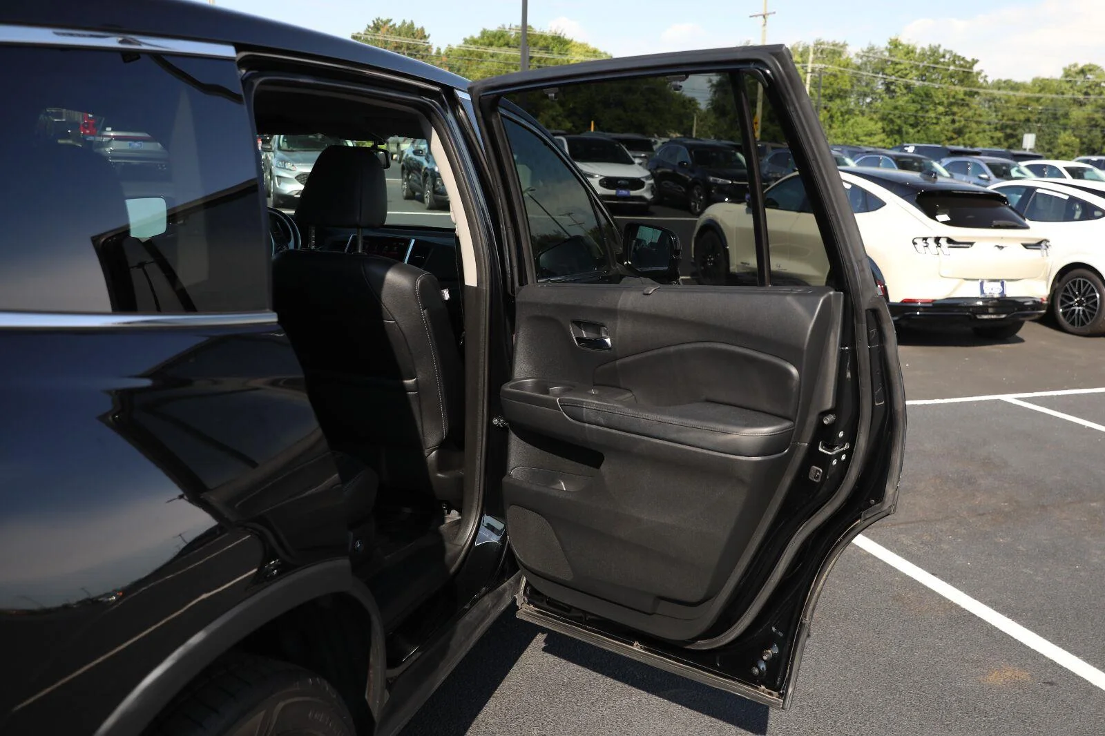 Used 2017 Crystal Black Pearl Honda EX-L image 35