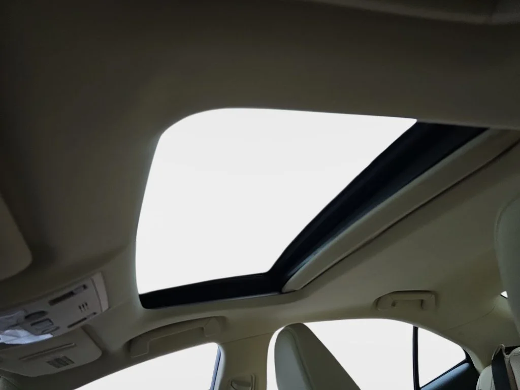 Used 2014 Blue Lexus 350 image 31