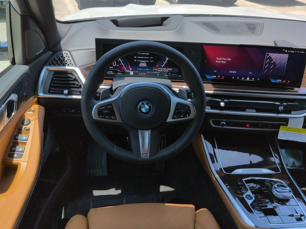 New 2026 Mineral White Metallic BMW xDrive50e image 16