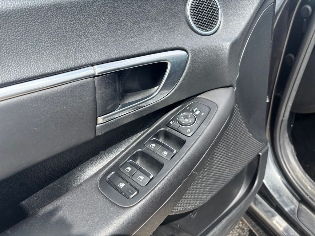 Used 2023 Gray Hyundai SEL image 12