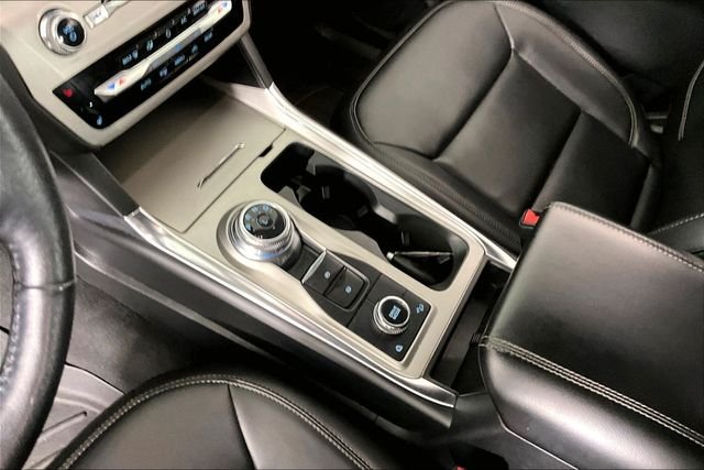 Used 2022 Gray Ford XLT image 17