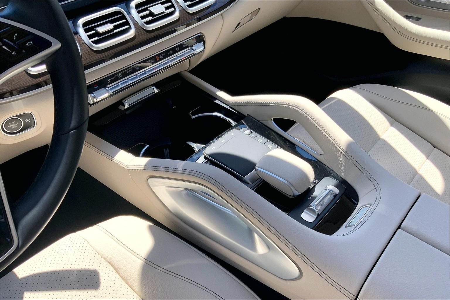 Used 2025 Polar White Mercedes-Benz GLS 450 image 16
