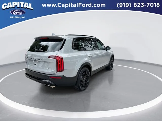 Used 2022 Gray Kia EX image 8