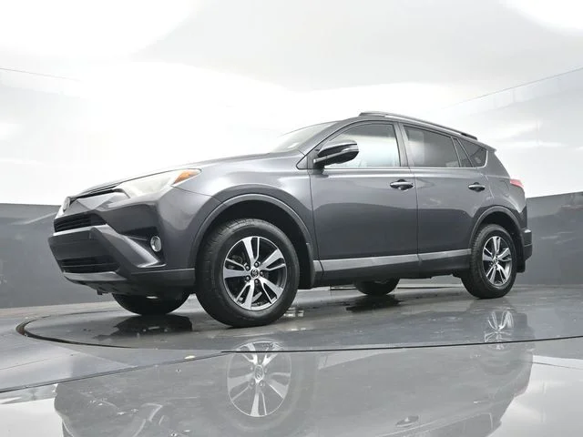 Used 2018 Gray Toyota XLE image 47