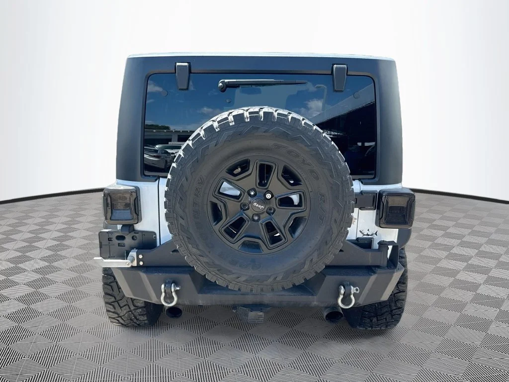 Used 2016 White Jeep Unlimited Rubicon image 7