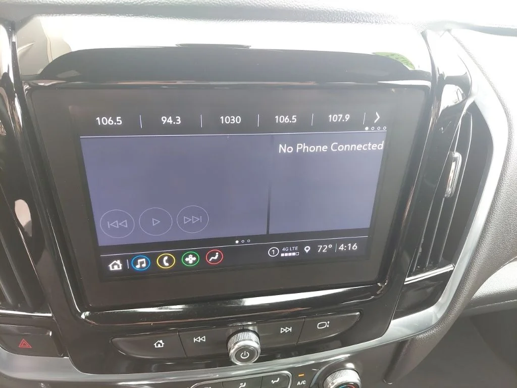 Used 2023 White Chevrolet LT Leather image 21