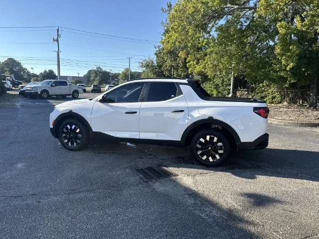 Used 2025 White Hyundai SEL image 8
