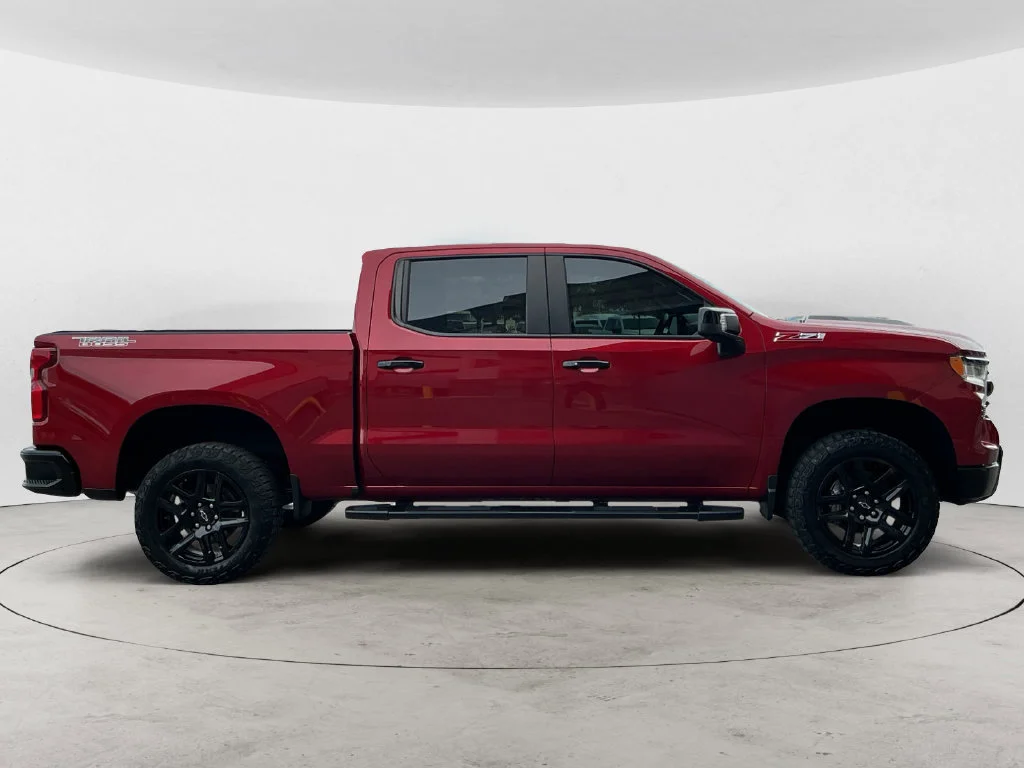 Used 2022 CHERRY RED TINTCOAT Chevrolet LT Trail Boss image 7
