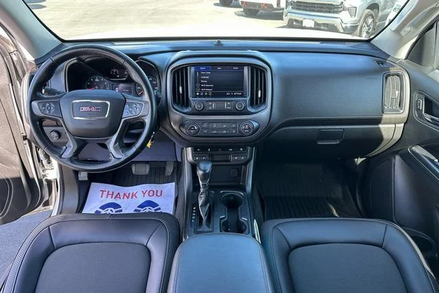 Used 2022 SUMMIT WHITE GMC 4WD AT4 w/Cloth image 27