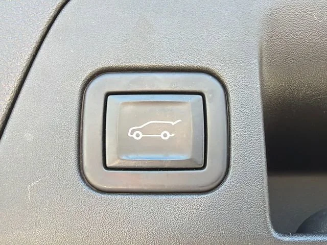 Used 2021 Satin Steel Metallic Buick Essence image 19