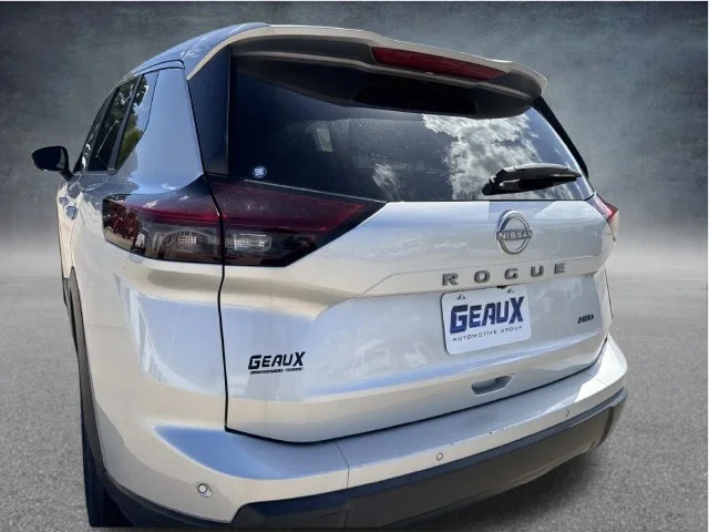 Used 2025 Silver Nissan SV image 17