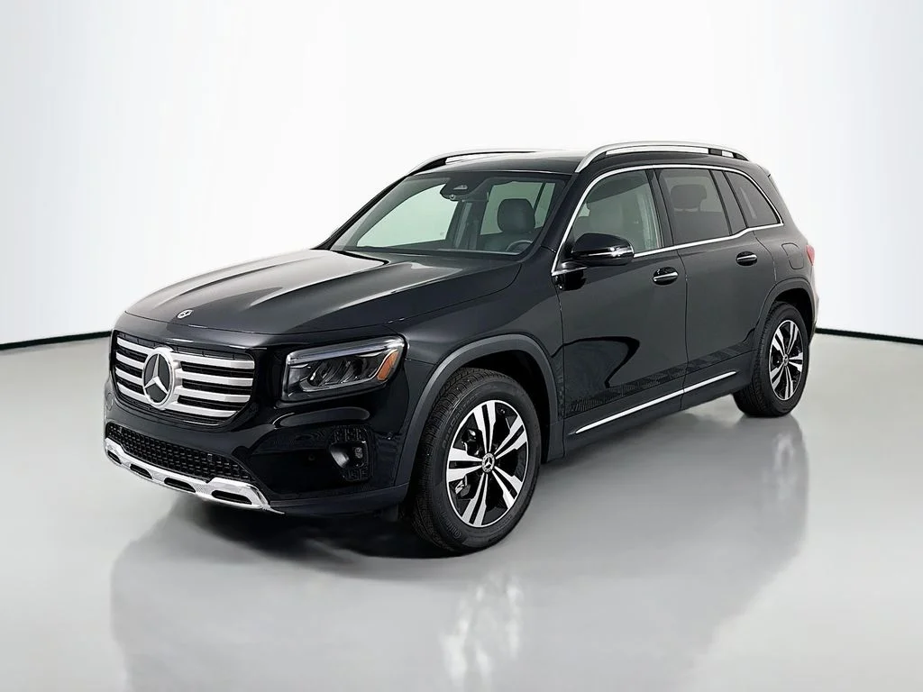 2025 Mercedes-Benz GLB GLB 250 4MATIC's photo