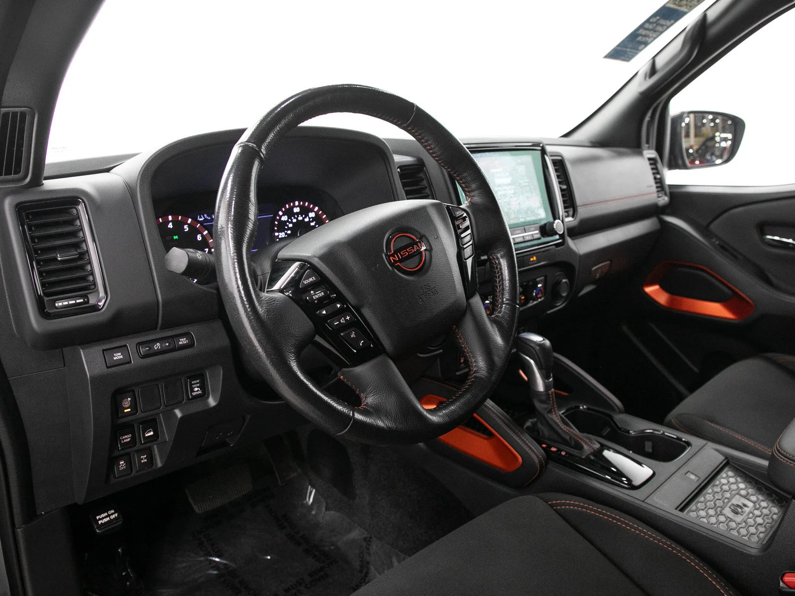 Used 2022 Boulder Gray Pearl Nissan PRO-4X image 25