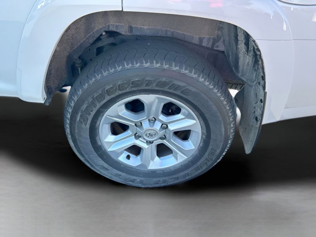 Used 2023 Ice Toyota SR5 image 16