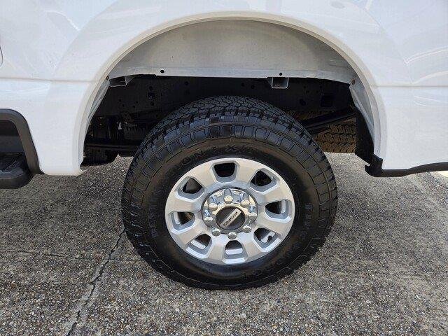 Used 2024 Oxford White Ford XLT image 26