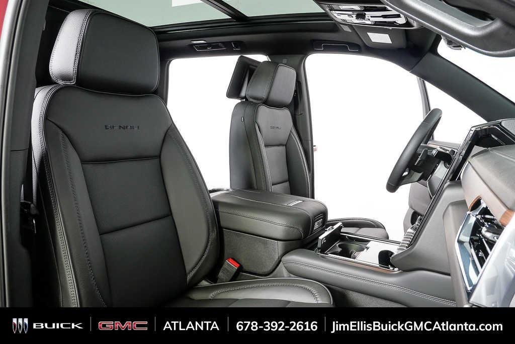 2026 GMC Yukon Denali - Photo 23
