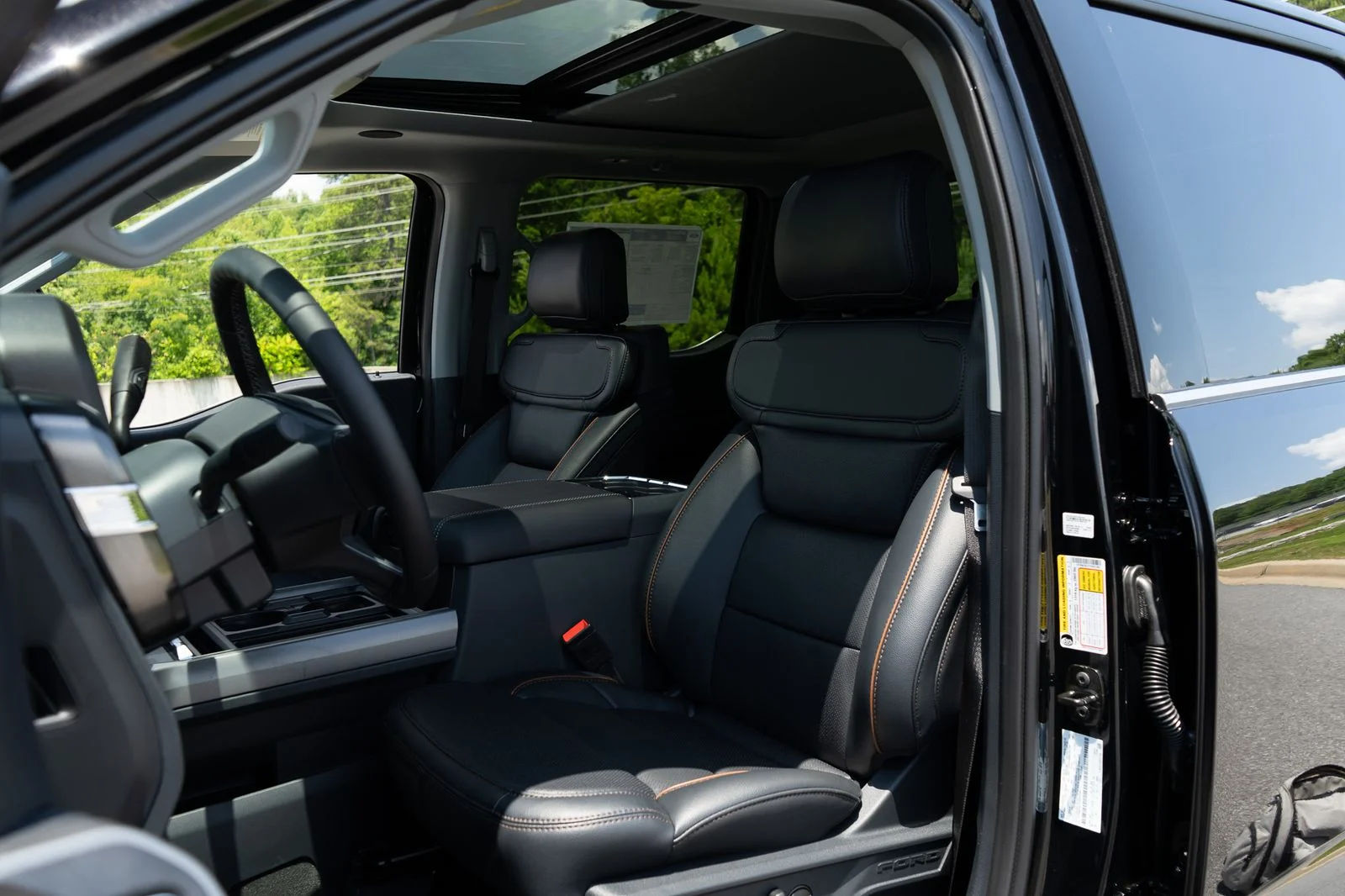 New 2026 Agate Black Metallic Ford F-250® Lariat® image 20