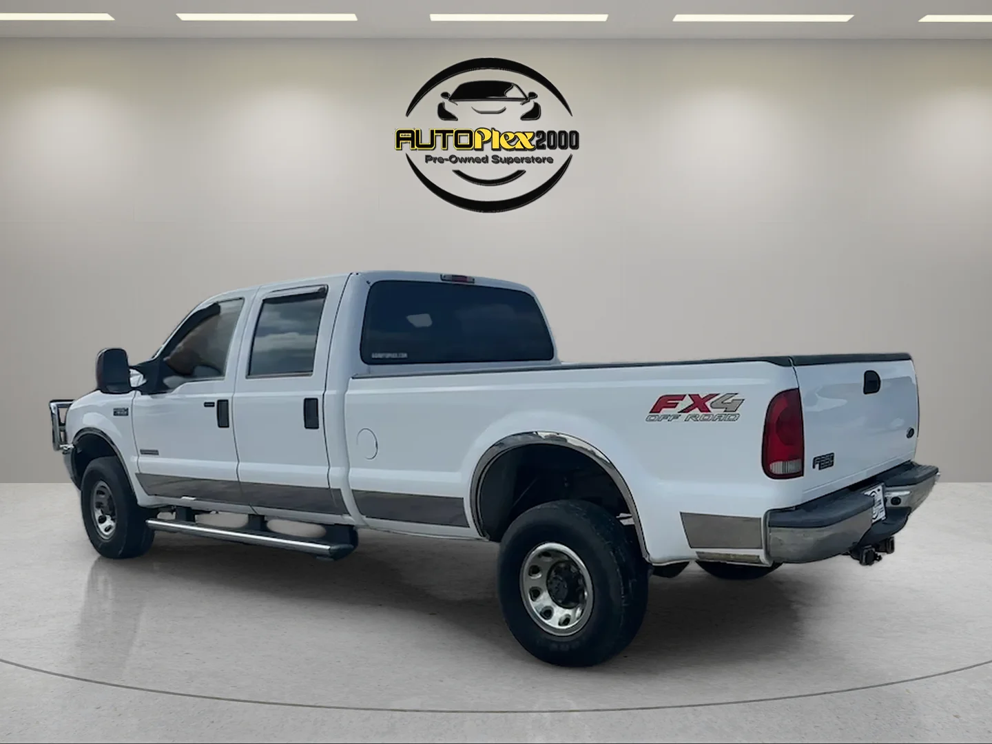 Used 2004 White Ford Lariat image 5