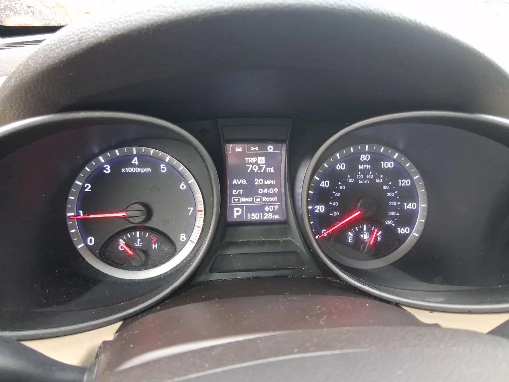 Used 2014 Serrano Red Hyundai Base image 19