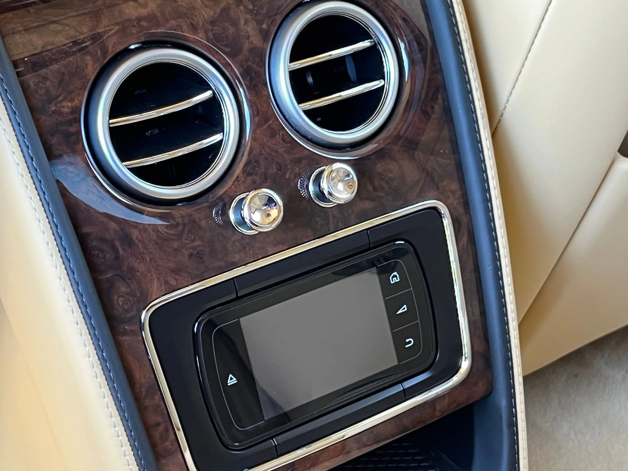 Used 2014 Black Bentley Base image 18