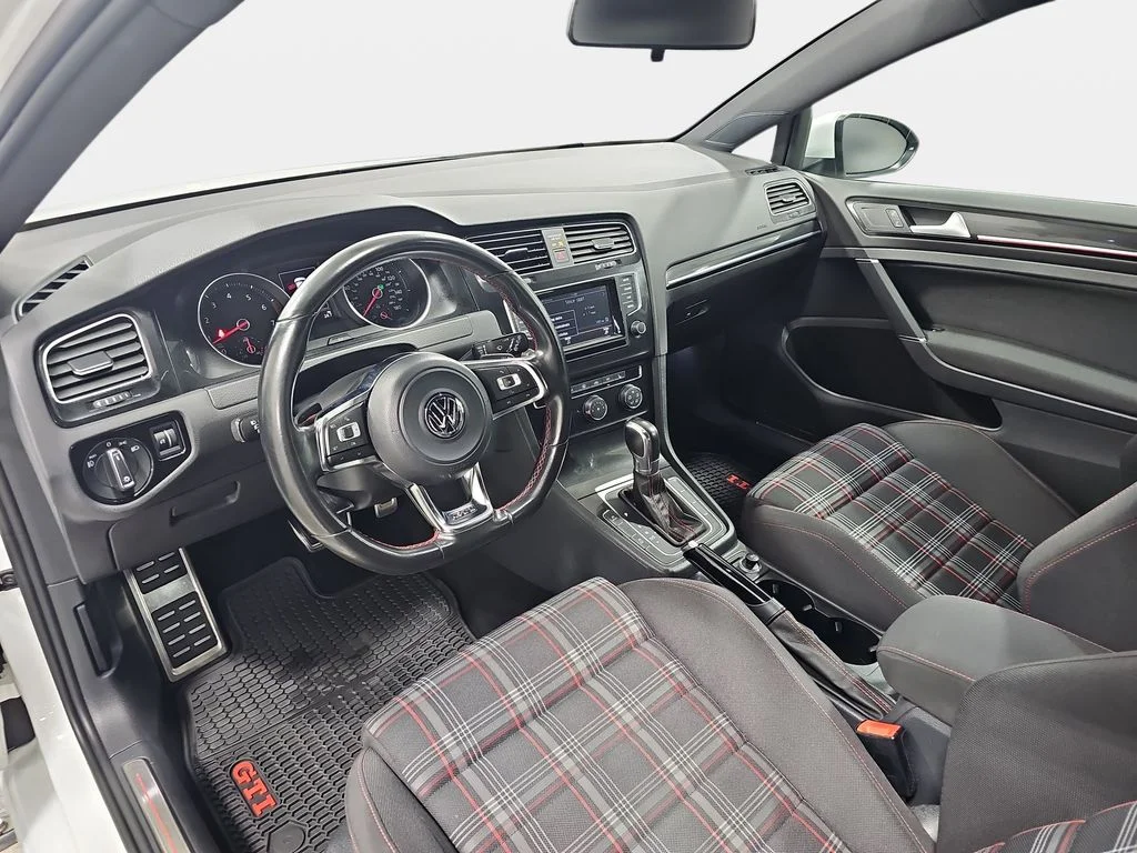 Used 2015 White Volkswagen 2.0T S image 18