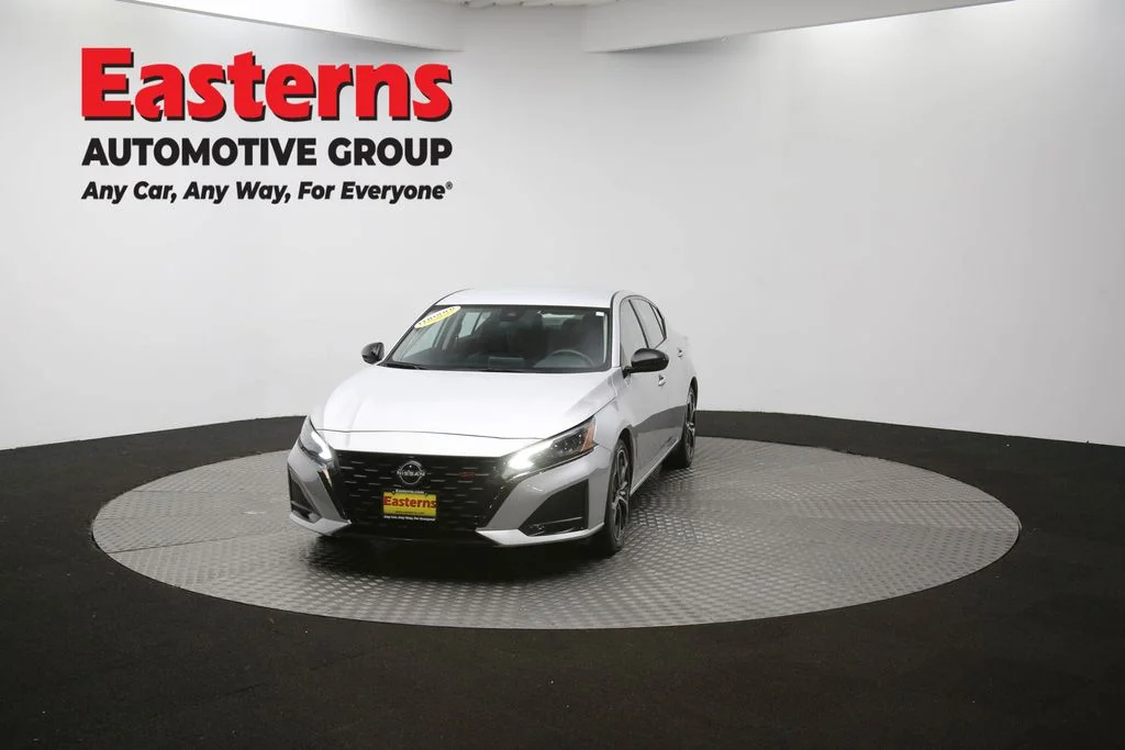 Used 2023 Silver Nissan 2.5 SR image 52