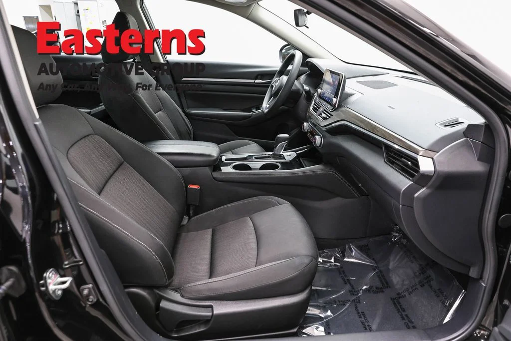 Used 2023 Black Nissan 2.5 SV image 24