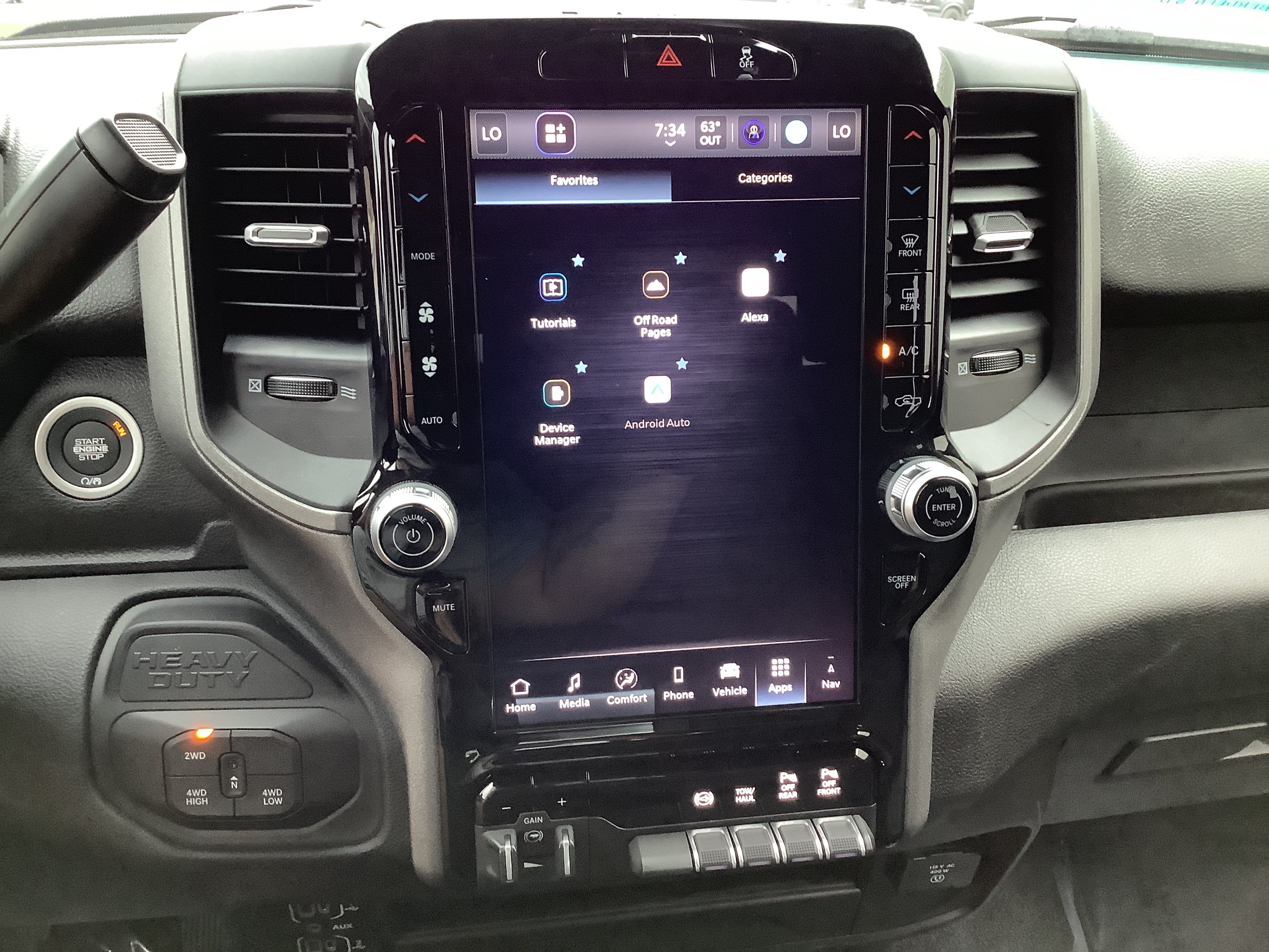 New 2026 Diamond Black Crystal Pearl-Coat Exterior Paint RAM Tradesman image 21
