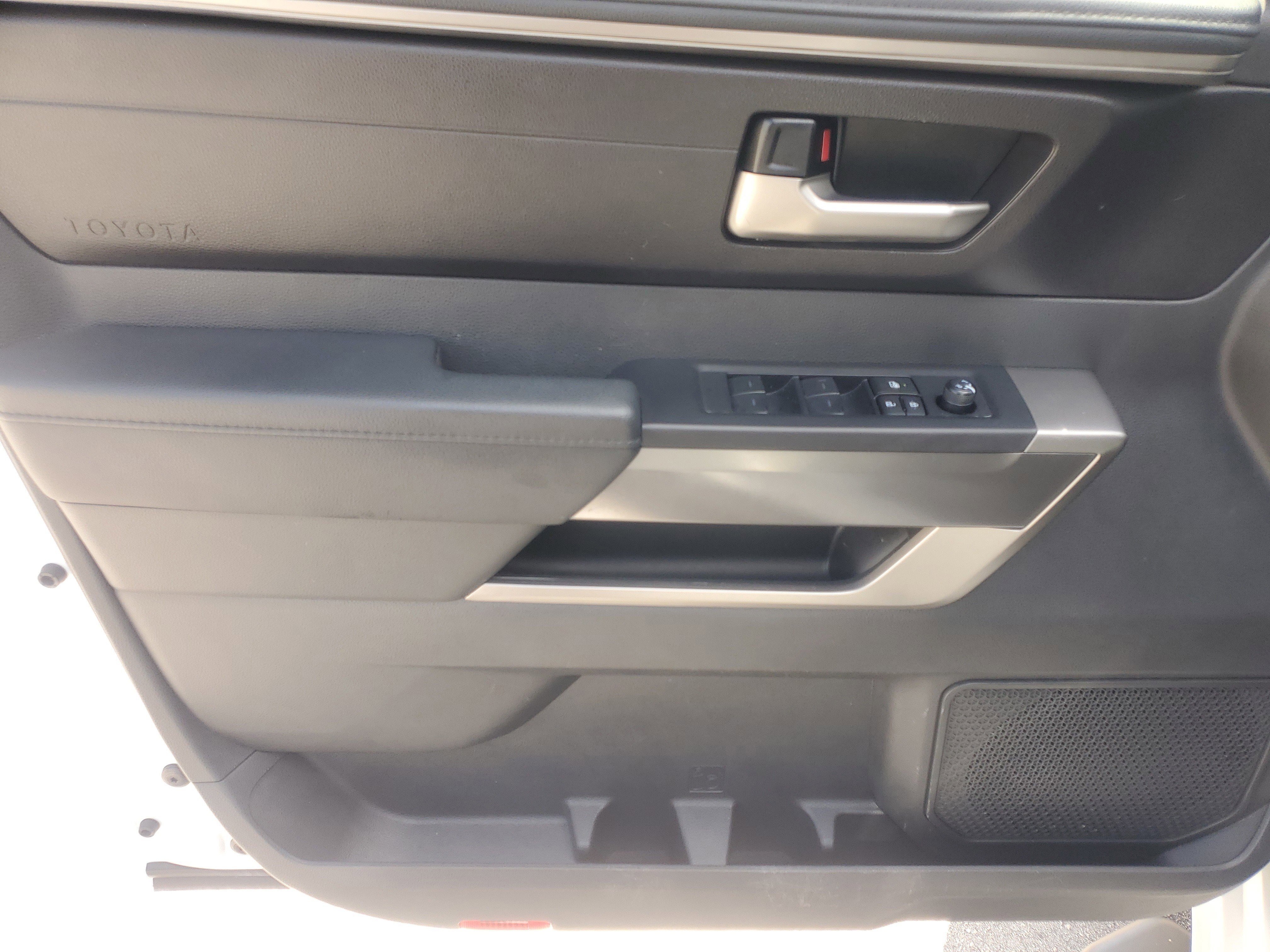 Used 2024 Ice Toyota SR5 image 17