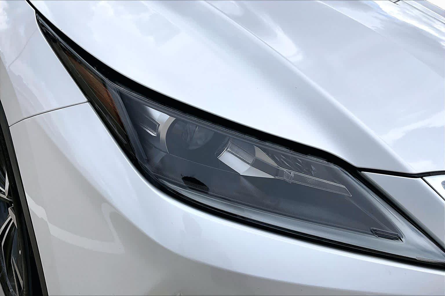 Used 2021 Eminent White Pearl Lexus  image 27