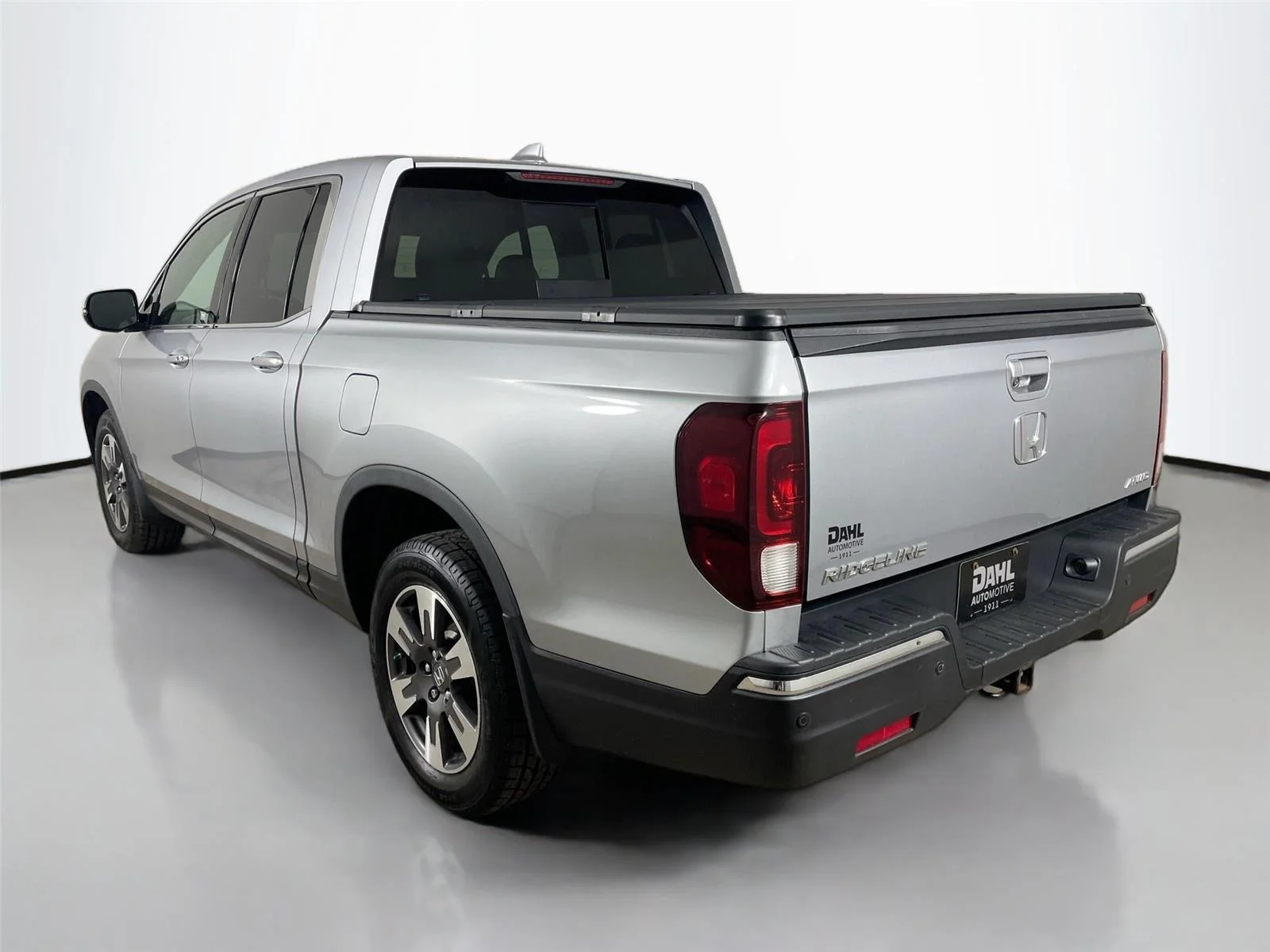 Used 2017 Lunar Silver Metallic Honda RTL-E image 10