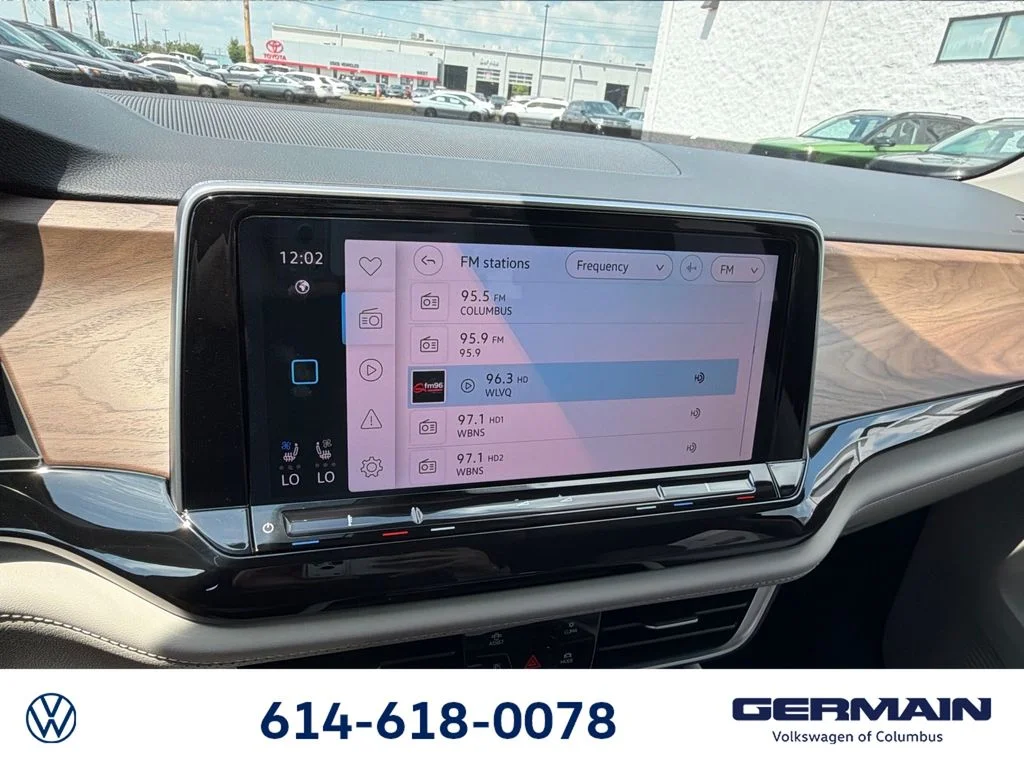 New 2026 Black Volkswagen SE w/Technology image 24