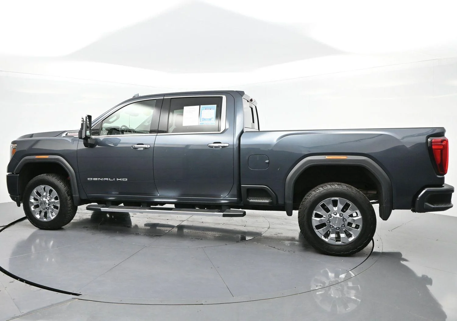 Used 2020 Dark Sky Metallic GMC Denali image 5