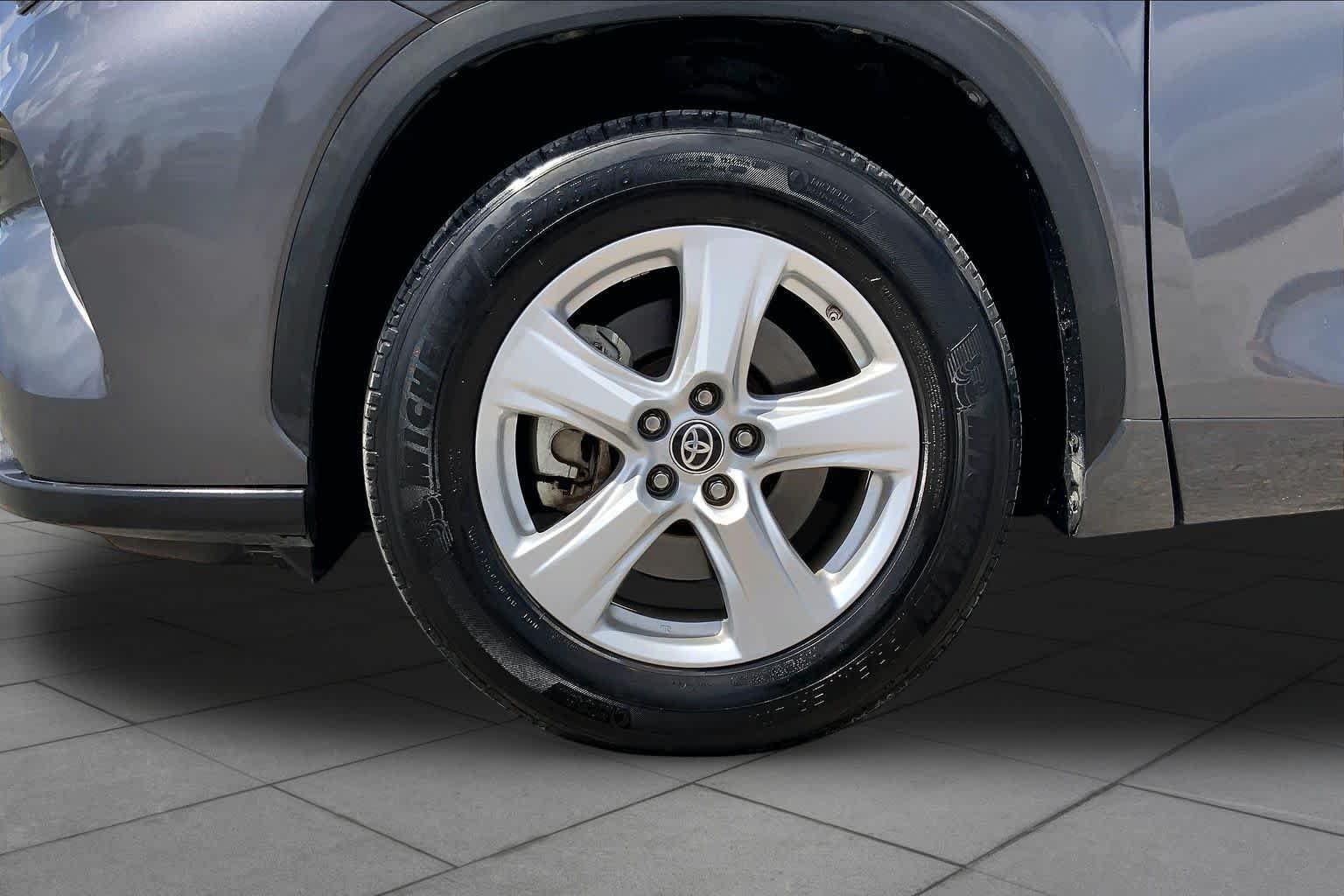 Used 2021 Magnetic Gray Metallic Toyota LE image 11