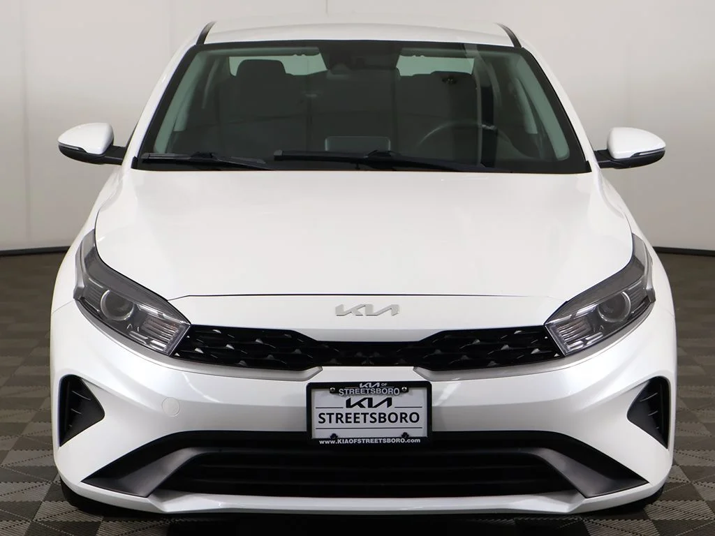 Used 2022 White Kia LXS image 13