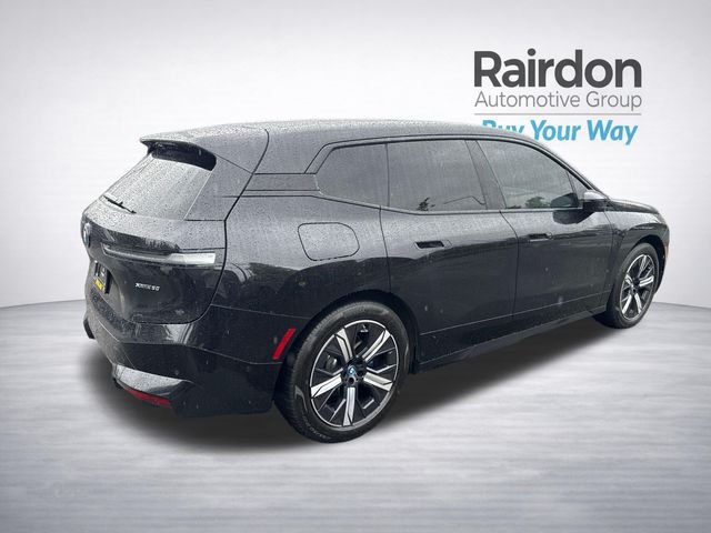 Used 2022 Black BMW xDrive50 image 7