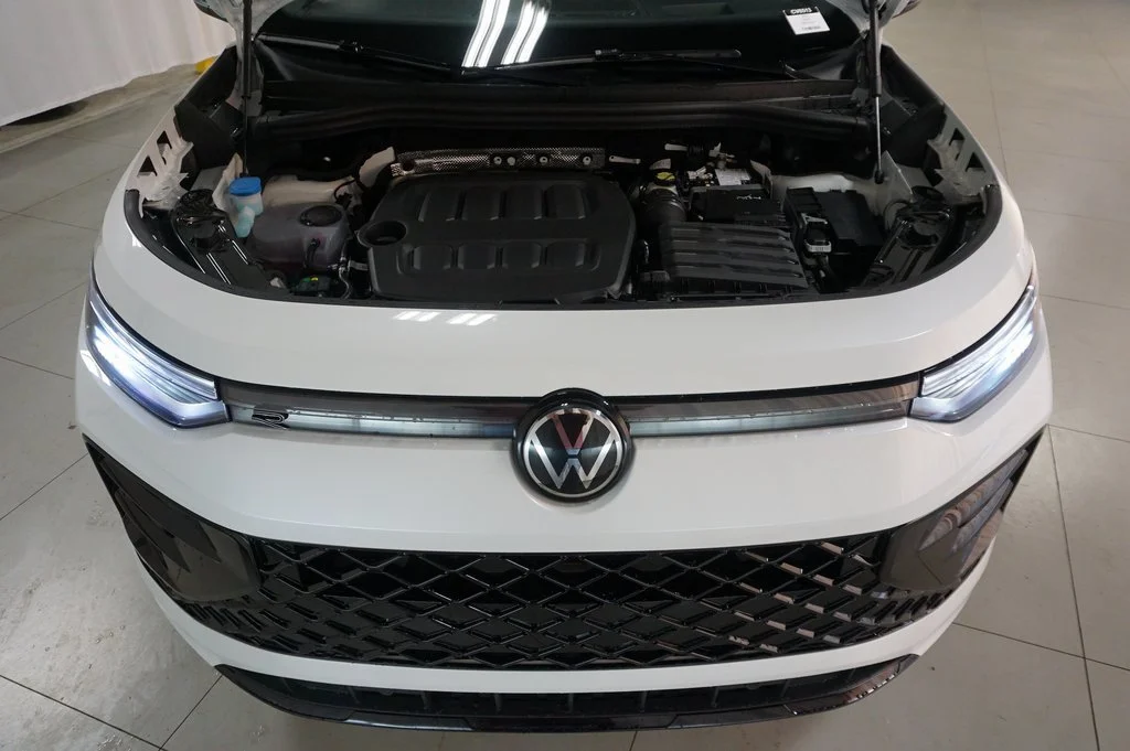 Certified Used 2026 White Volkswagen 2.0T SE R-Line Black image 29