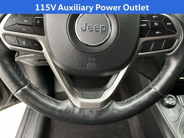 Used 2019 Gray Jeep Latitude Plus image 17