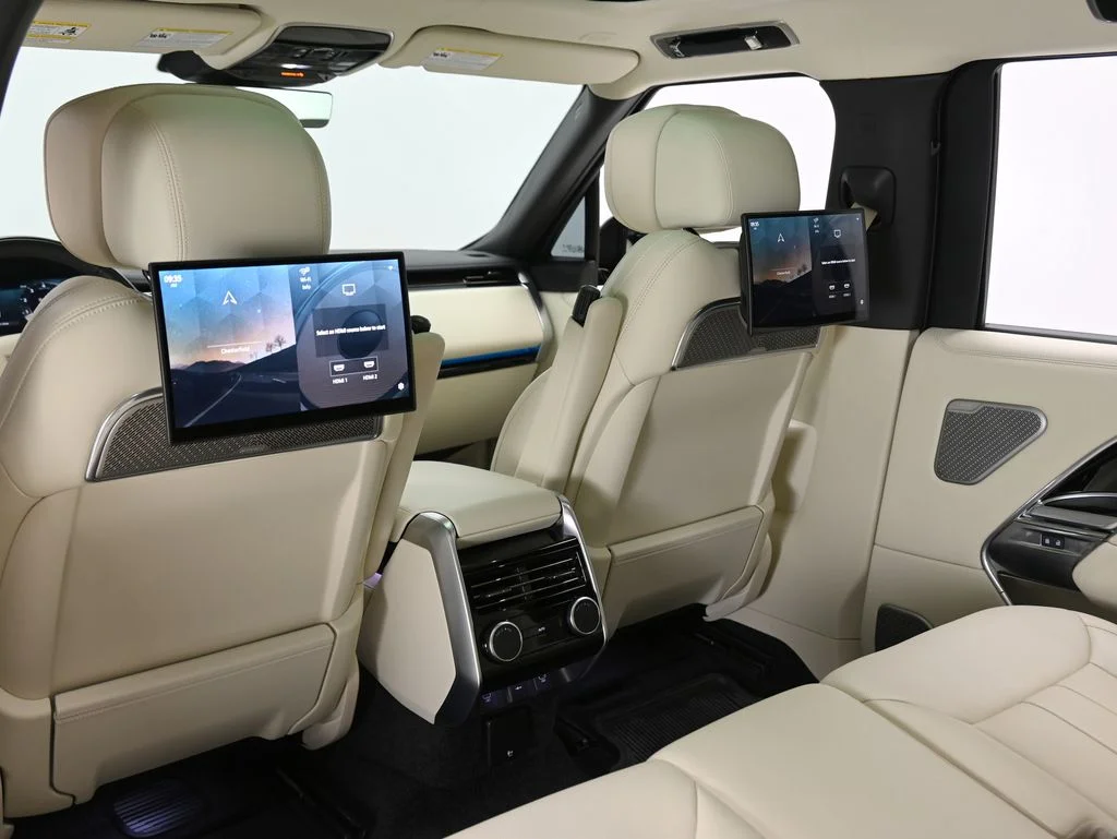 Used 2025 Borasco Gray Metallic Land Rover Autobiography image 19