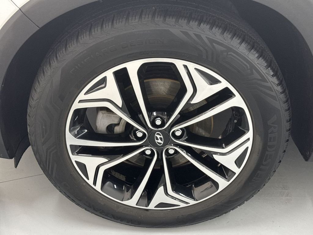Used 2020 Quartz Hyundai Limited image 10