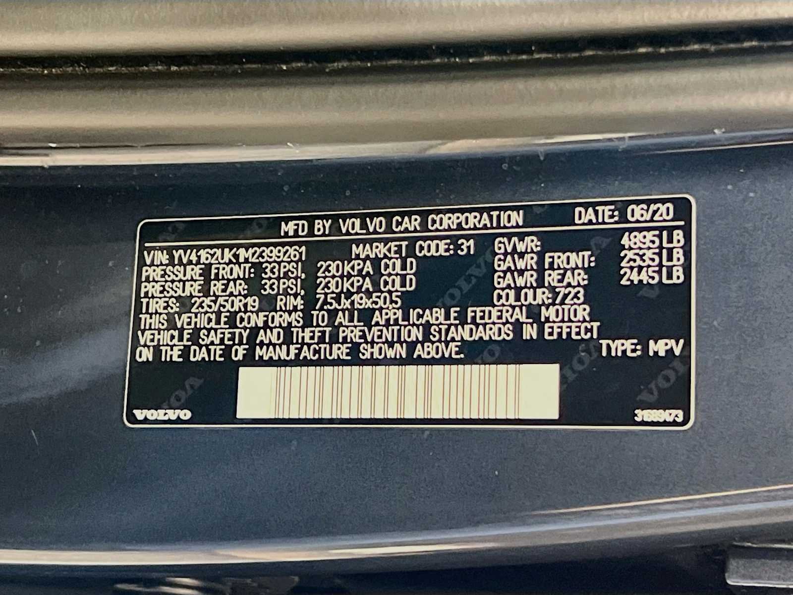 Used 2021 DENIM BLUE METALL Volvo Momentum image 34