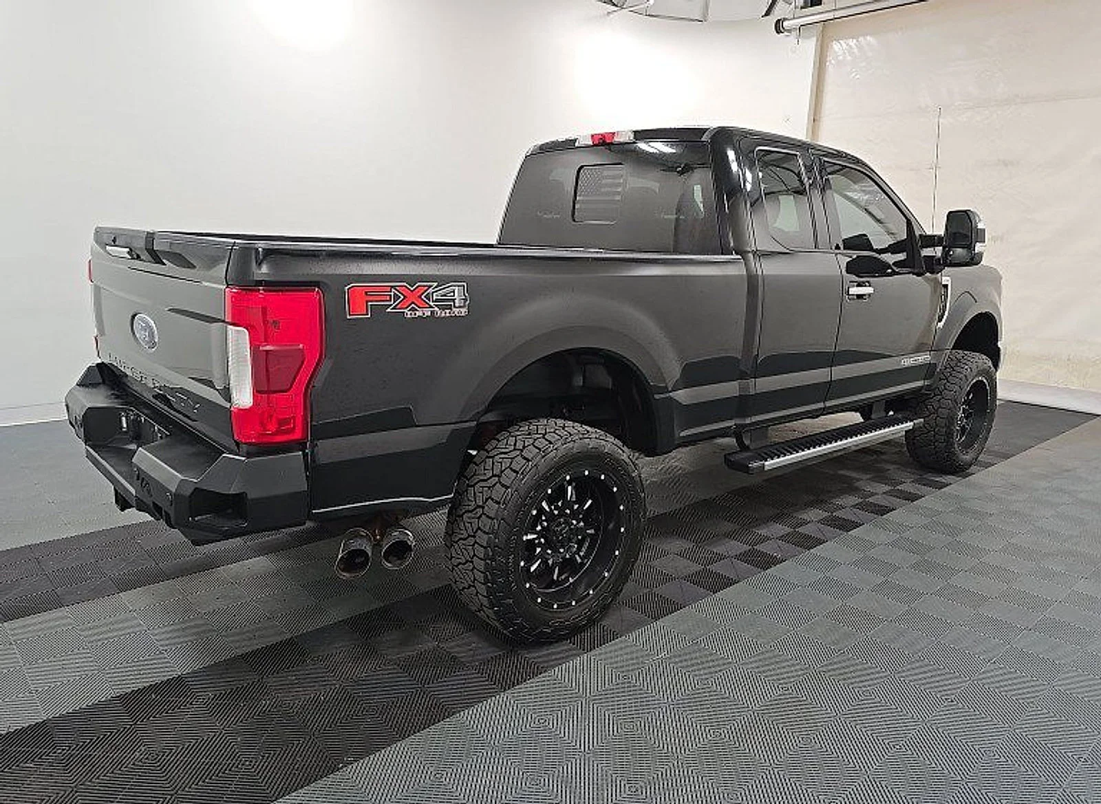 Used 2018 Black Ford LARIAT image 3