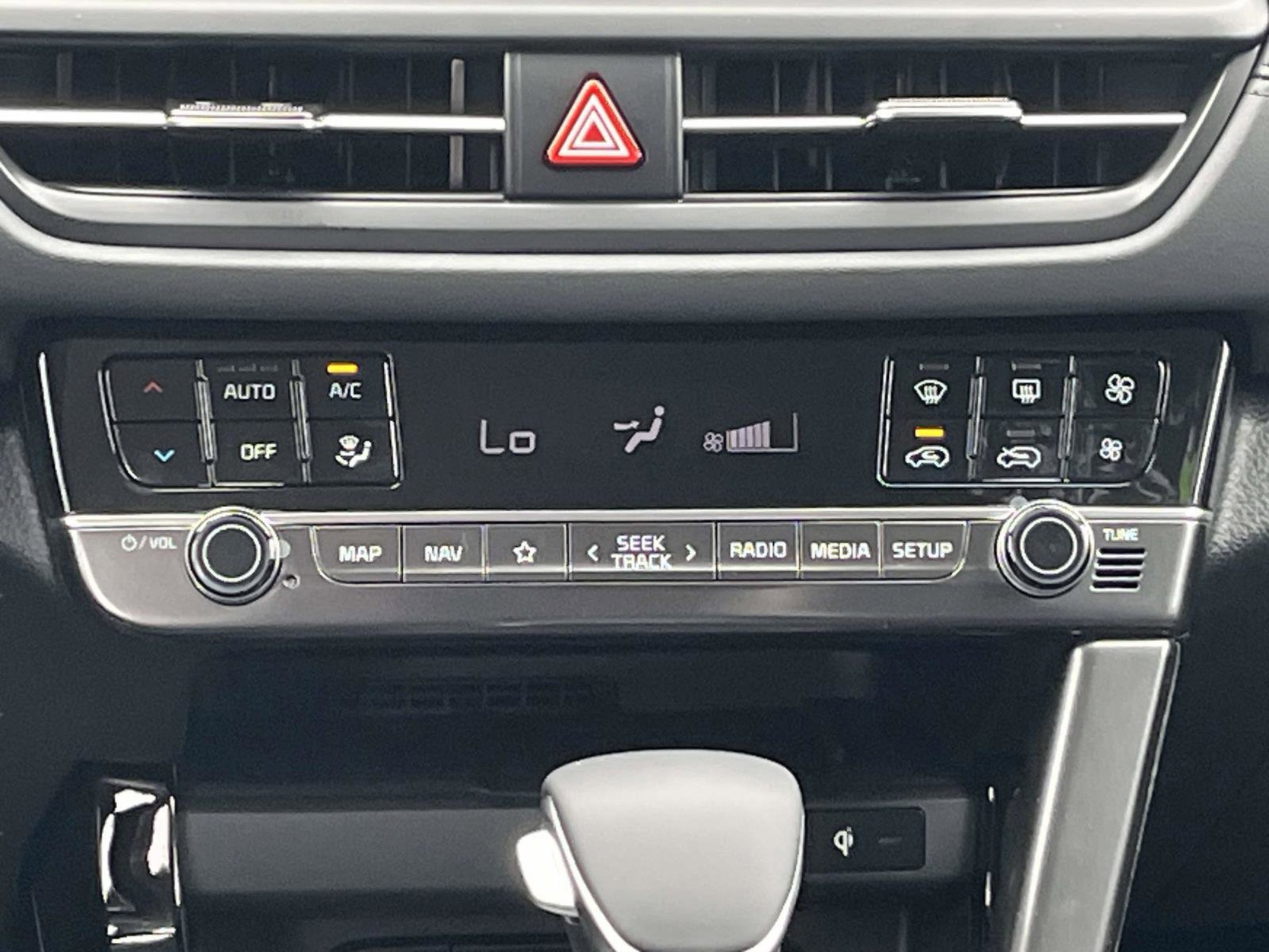 New 2026 Snow White Pearl Kia EX image 15